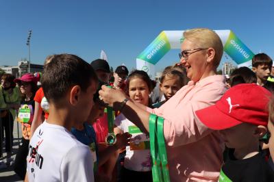 5 июня, во Всемирный день защиты окружающей среды, Светлана Денисова приняла участие в награждении самых юных спортсменов Зелёного Марафона.