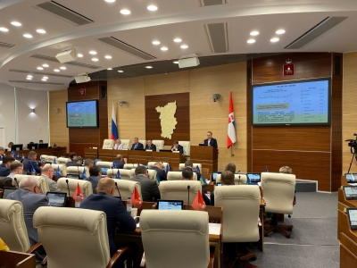Светлана Денисова представила депутатам краевого парламента Ежегодный доклад Уполномоченного по правам ребенка в Пермском крае за 2021 год.