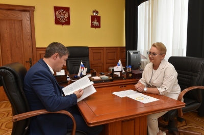 Дмитрий Махонин и Светлана Денисова обсудили ход реализации в Прикамье двух проектов федеральных программ.
