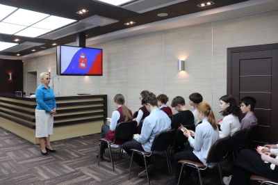 Уполномоченный по правам ребенка в Пермском крае встретилась с восьмиклассниками Гимназии №8 города Перми.